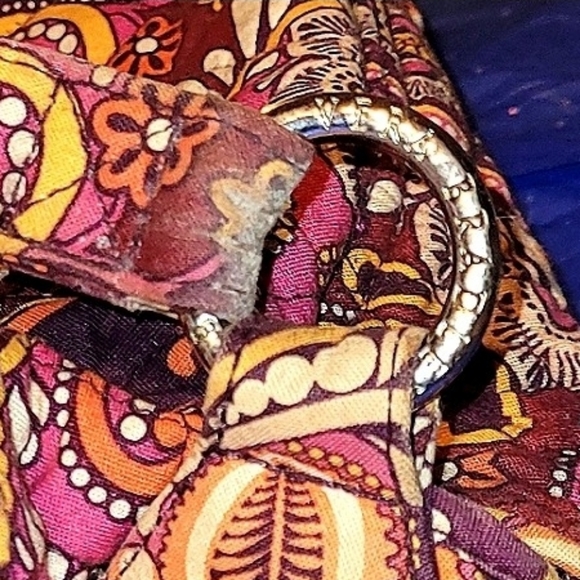 Vera Bradley mid-size shoulder bag w/adjustable strap - Picture 6 of 6